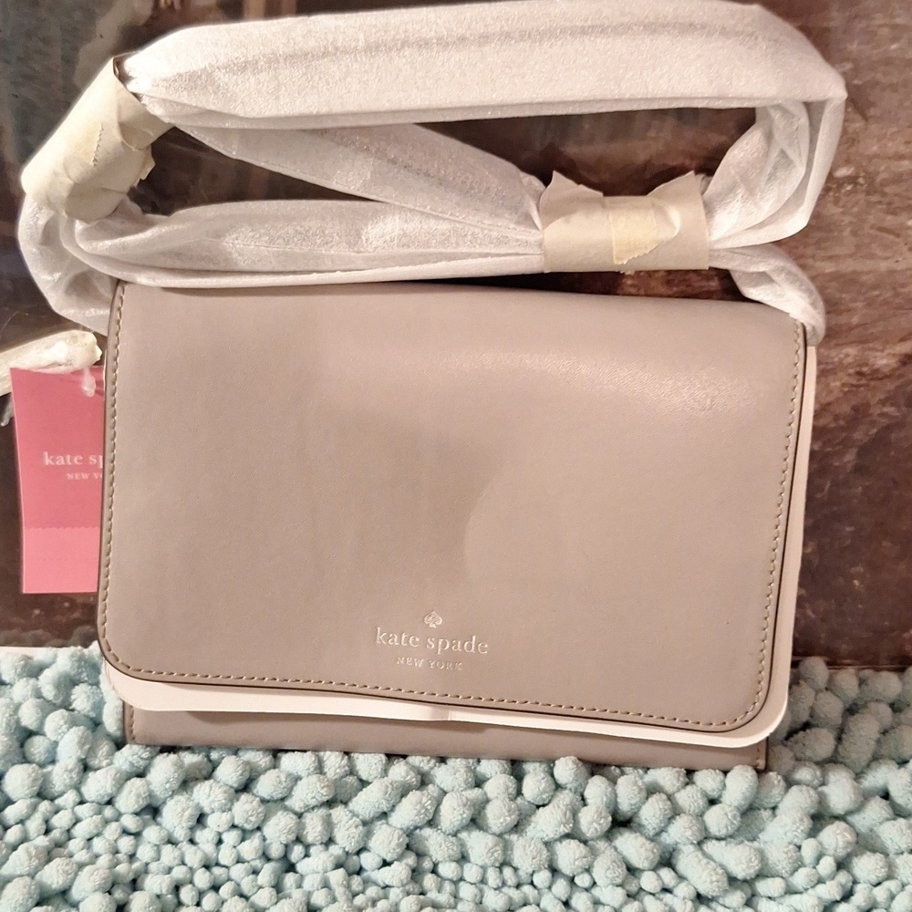 NWT Kate Spade  Soft Taupe Crossbody Bag WLRU5769,